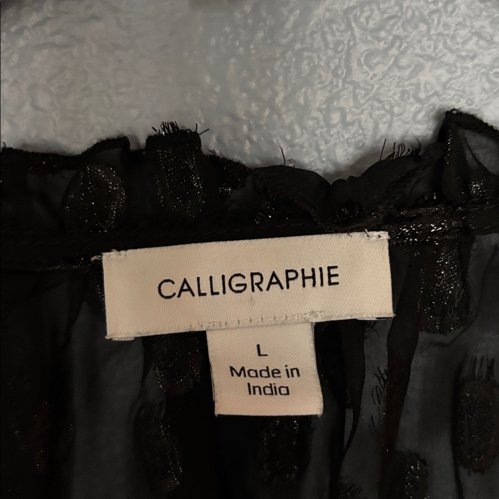CALLIGRAPHIE elegant sheer appliqué black blouse. Billowing sleeves. Size large - Picture 4 of 10